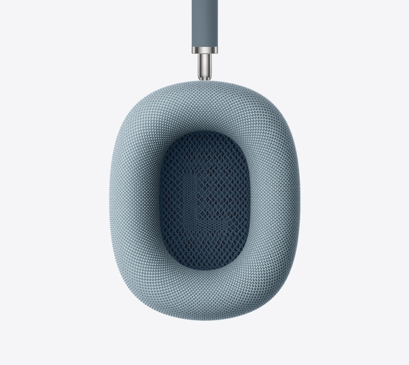 Fones de ouvido AirPods Max 2 na cor azul mostrando detalhes da almofada interna