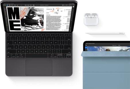 Parte da frente do iPad Pro preto-espacial conectado a um Magic Keyboard, cantos arredondados, tela com borda preta, tela mostrando um app de edição de artigos com texto e fotografia de uma mulher tocando música, AirPods 4 em um estojo aberto, Smart Folio azul no iPad Pro com o Apple Pencil Pro apoiado no aparelho, capa levemente aberta mostrando a tela