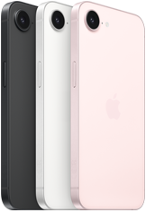 Parte de trás e lateral de três aparelhos iPhone 17e nas cores preta, branca e rosa-pálido mostrando a câmera Fusion na parte superior e o botão lateral
