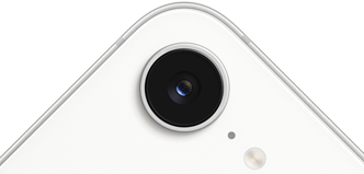 Parte de trás de um iPhone 17e branco mostrando a câmera Fusion na parte superior
