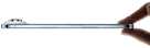 Imagem lateral do iPhone Air na cor azul-céu, com os dedos polegar e indicador de uma mão segurando o aparelho, mostrando o design fino