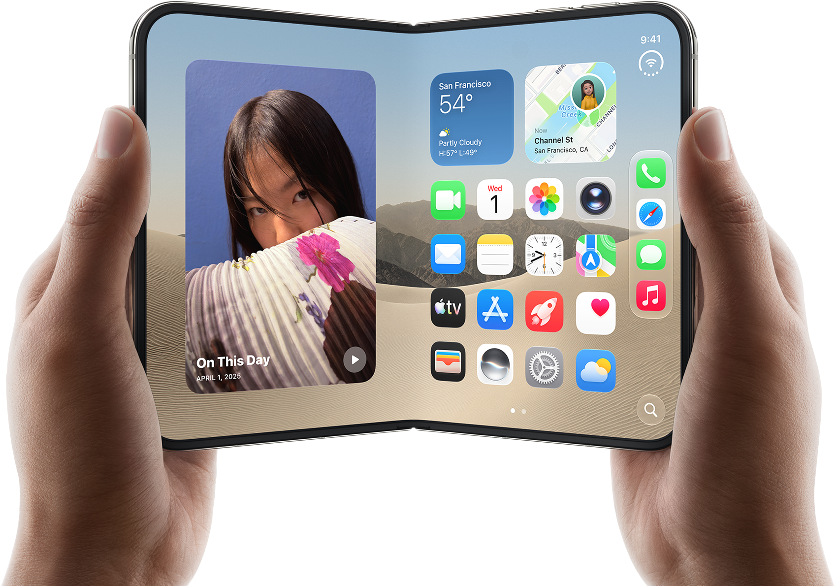 Duas mãos seguram um iPhone Duo na cor branco-estrela aberto na horizontal. A tela interna mostra fotos à esquerda e apps à direita 
